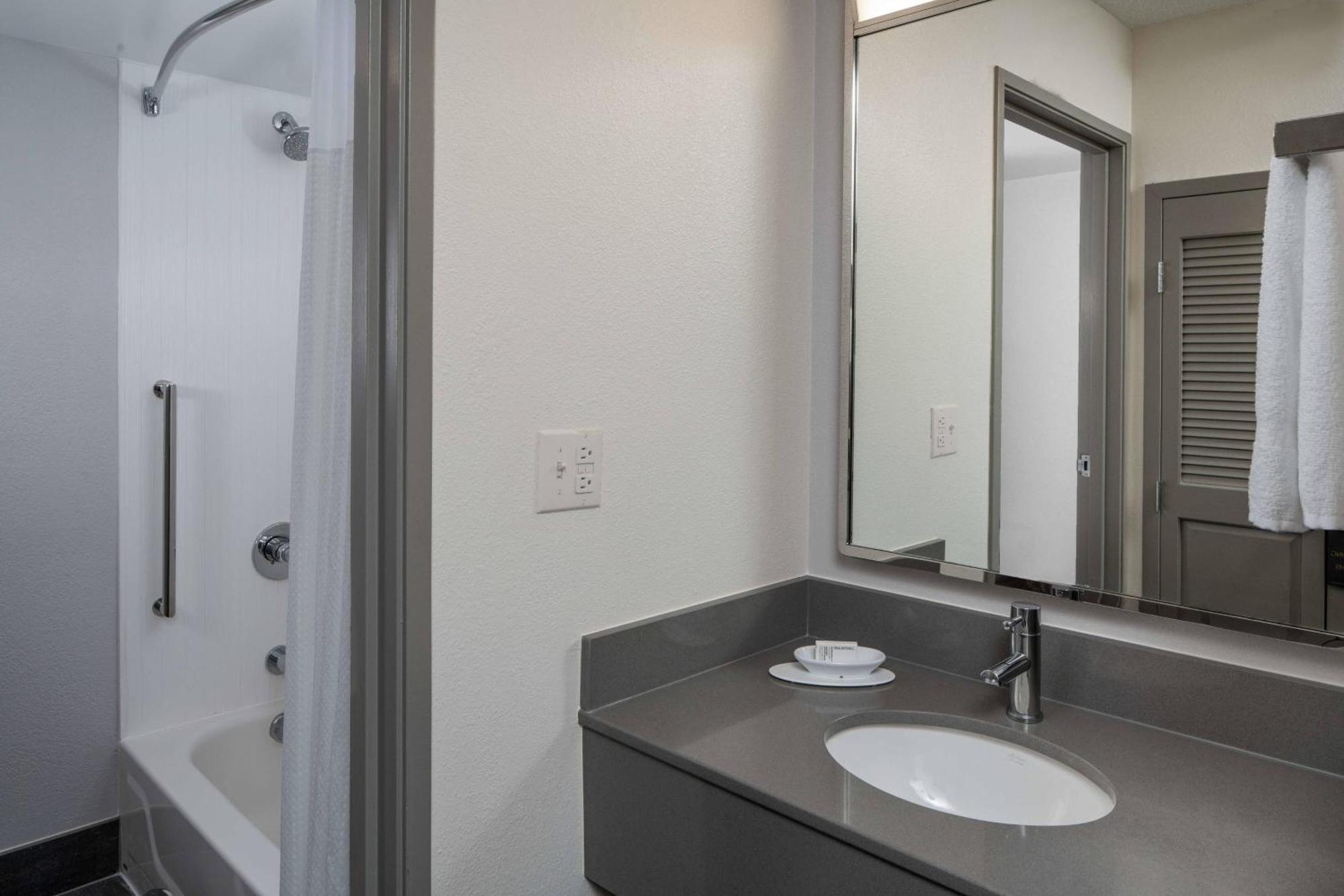 Courtyard By Marriott Covington / Mandeville Kültér fotó